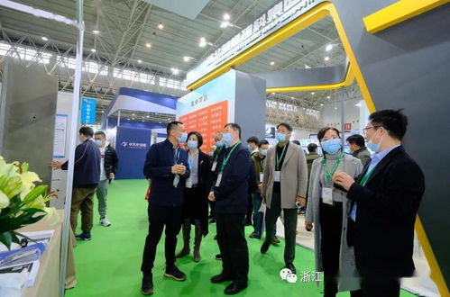 轉(zhuǎn)載丨我司技術(shù)總趙東昕攜專利技術(shù)產(chǎn)品aac大板參加武漢建博會,多方領(lǐng)導(dǎo)蒞臨支持